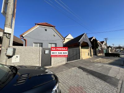 Ponúkame na predaj Rodinný dom s pozemkom 13 árov, Nákovná ul., Bratislava - Podunajské Biskupice.